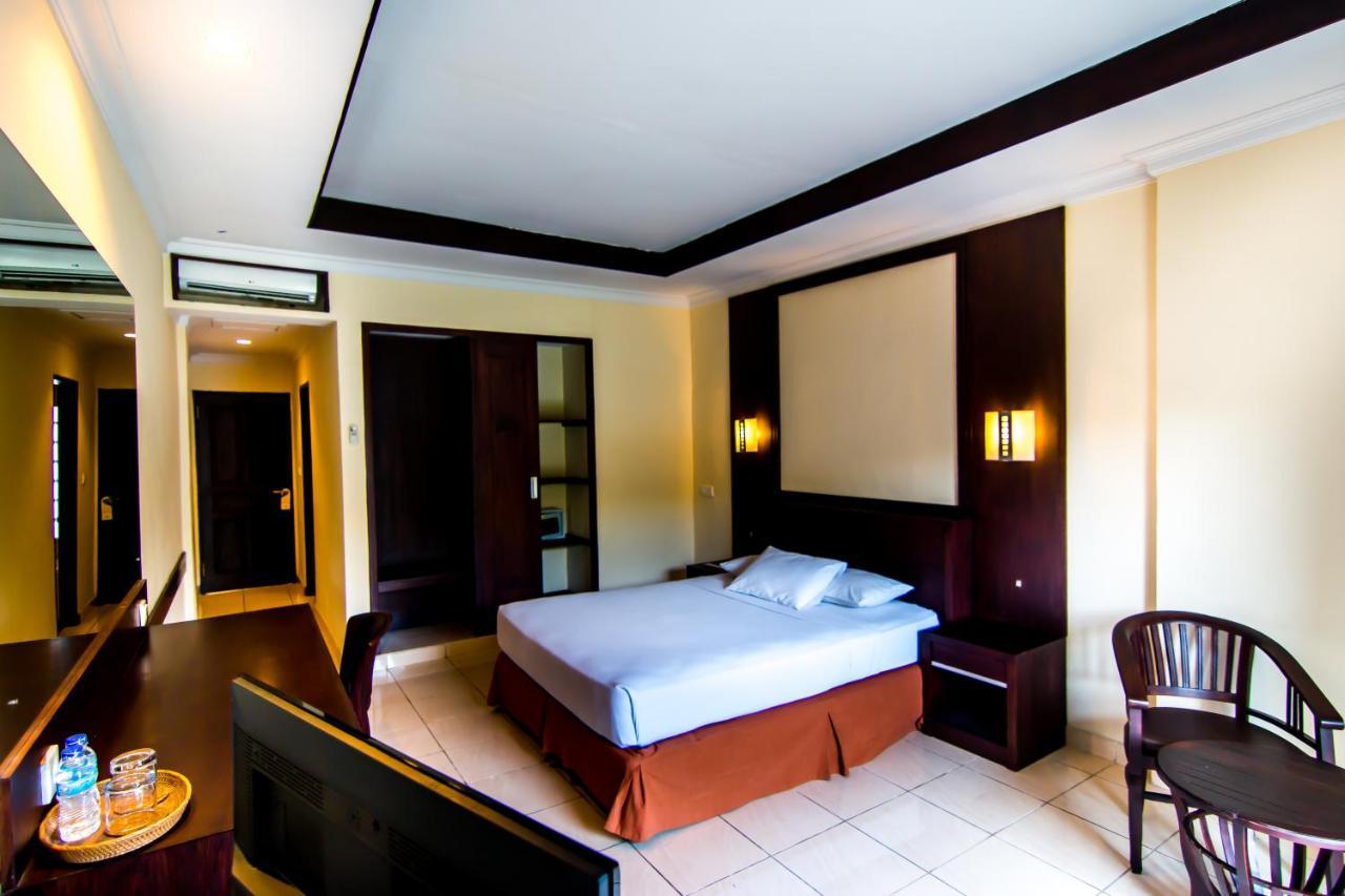 Champlung Mas Hotel Legian Exterior photo