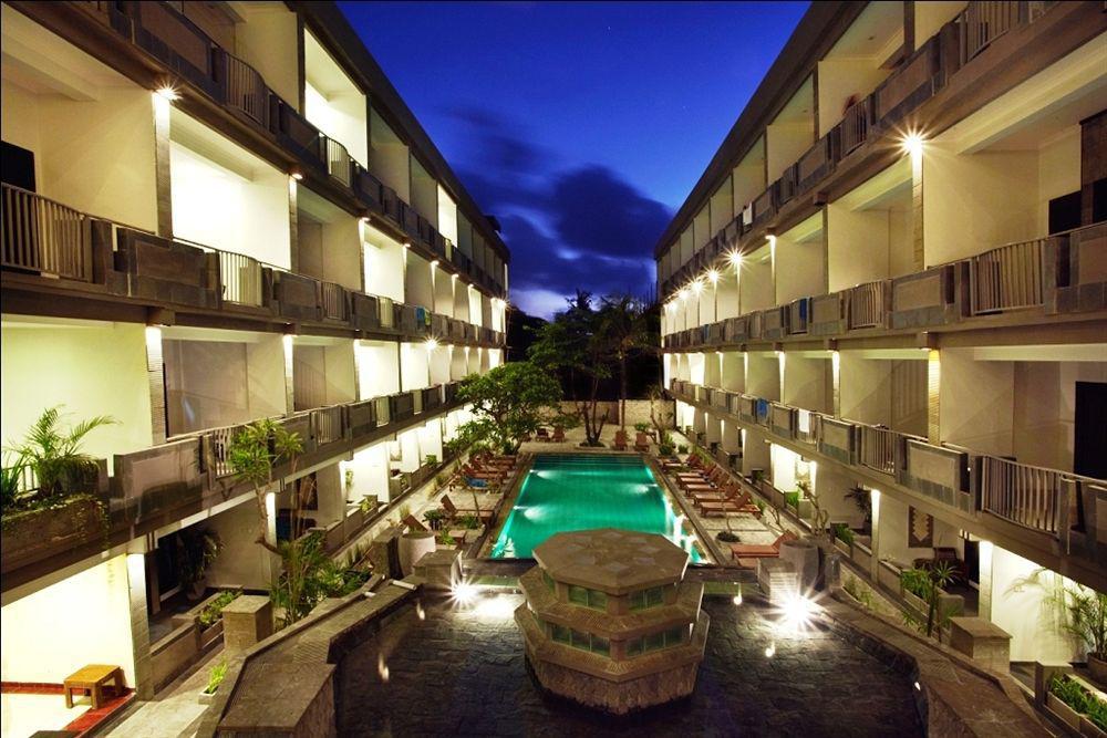 Champlung Mas Hotel Legian Exterior photo